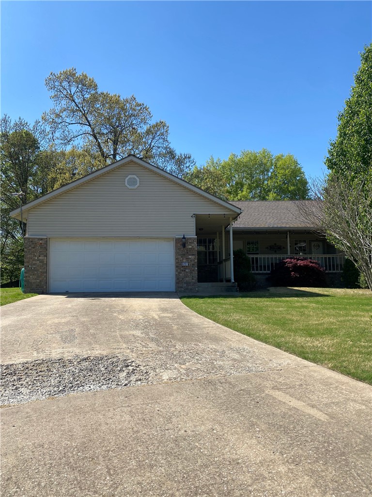 GOLF CREEK ESTATES-RURBAN - Residential Lease