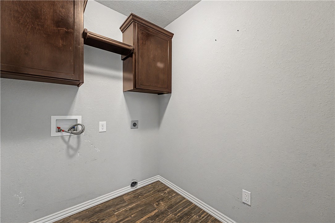 Elkhorn Sub Ph I Pea Ridge - Residential Lease