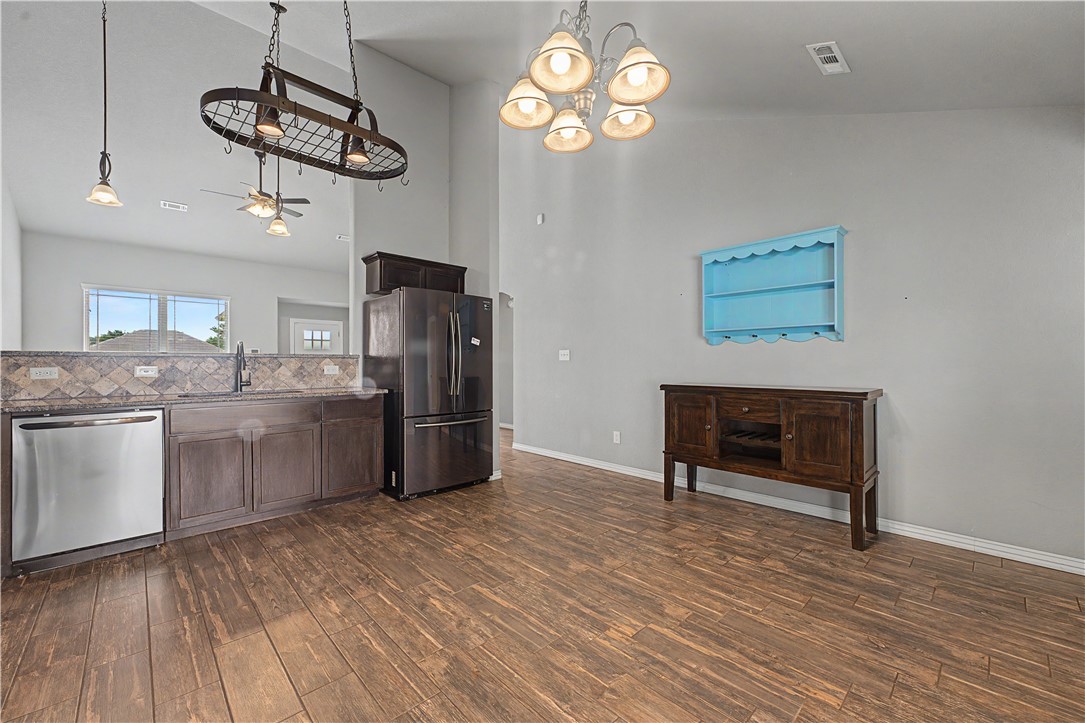 Elkhorn Sub Ph I Pea Ridge - Residential Lease