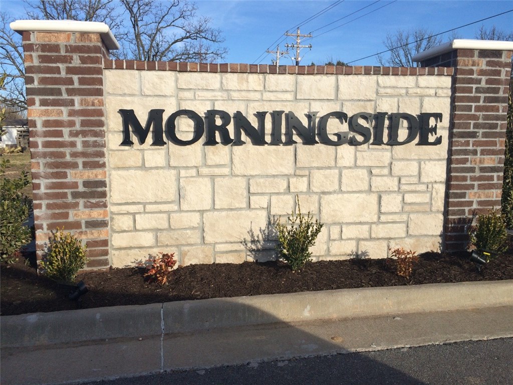 Beautiful 3/2 with covered rear patio and large yard.