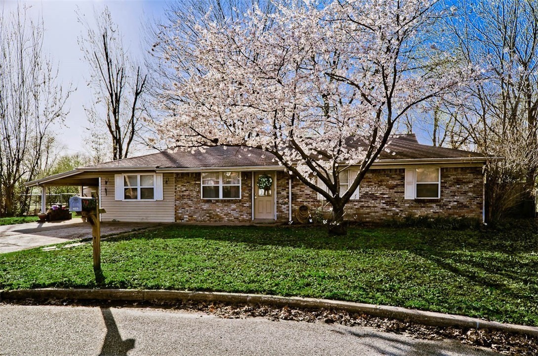 1 year lease $1400.00 per month Security Deposit $1400.00 3 bedroom 2 bath. 2 large bonus rooms. Large backyard Pets negotiable $300.00 Pet Deposit and $50.00 monthly pet fee. All applicants $35.00 credit/criminal history fee