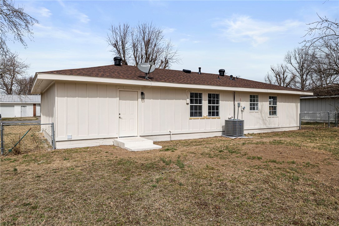 Dixieland Village 1st Add Rogers - Residential