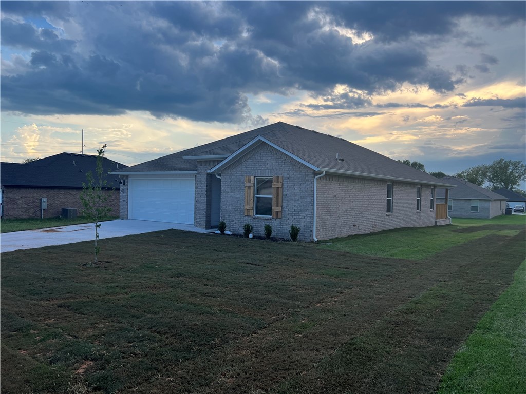 Whispering Oak - Residential Lease