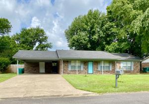 This more than 1700 square ft home in the Andrews Addition will not disappoint! From the two living areas inside to the large backyard with stone patio outside, it's sure to impress! 3 bedrooms and 2 full baths round out this great property. You'll want to see it today!
