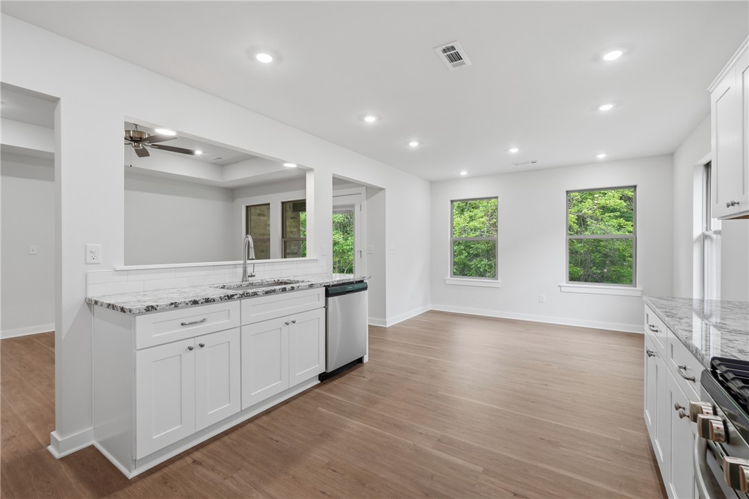 Springhill Sub Gentry - Residential Lease