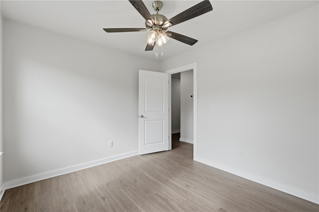 Springhill Sub Gentry - Residential Lease