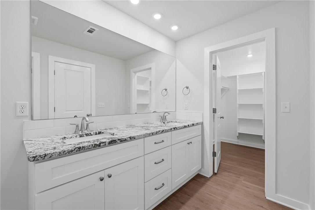 Springhill Sub Gentry - Residential Lease