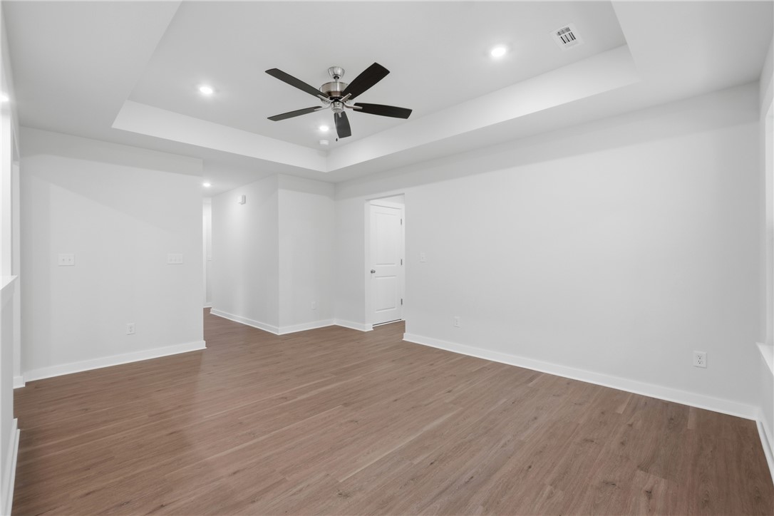 Springhill Sub Gentry - Residential Lease