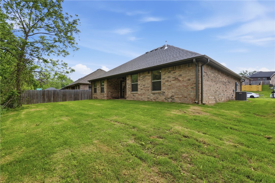 Springhill Sub Gentry - Residential Lease