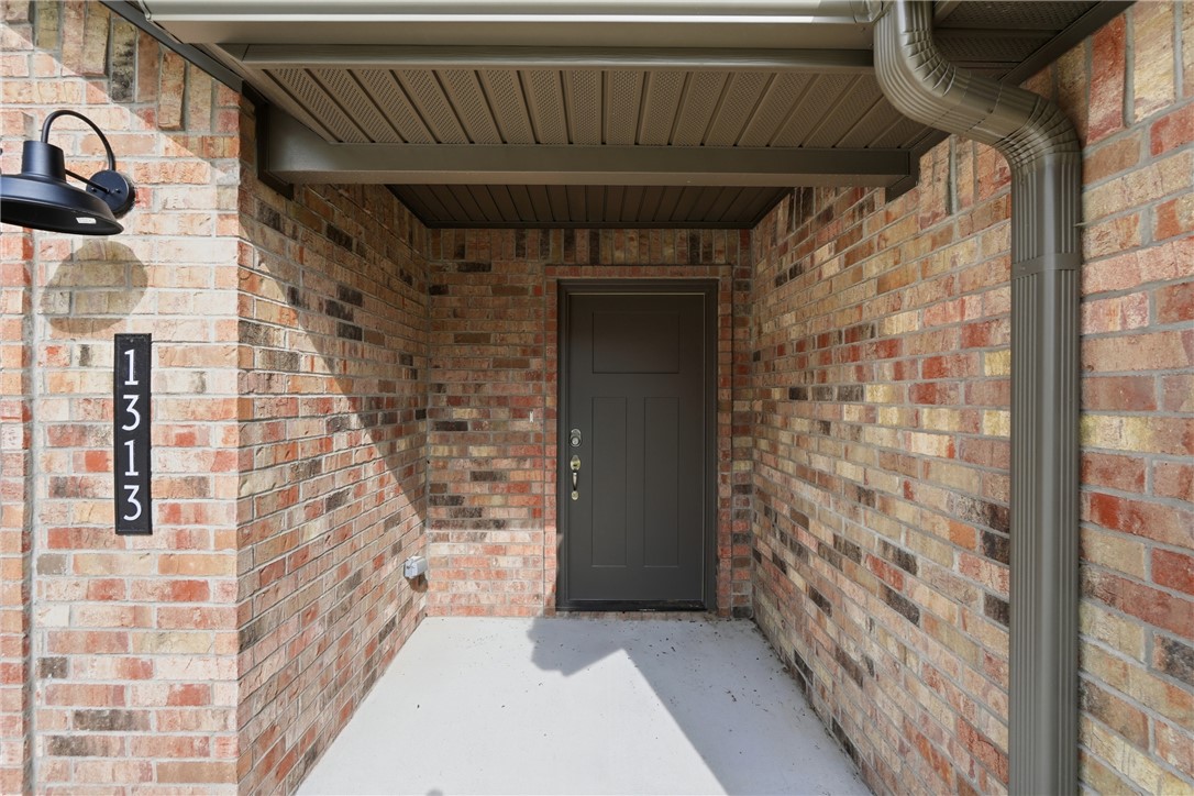 Springhill Sub Gentry - Residential Lease