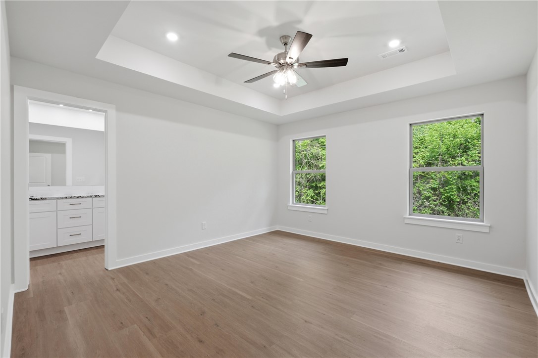 Springhill Sub Gentry - Residential Lease