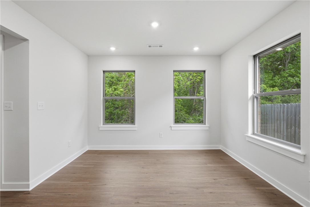 Springhill Sub Gentry - Residential Lease