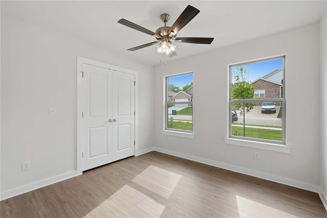 Springhill Sub Gentry - Residential Lease