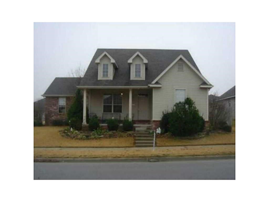 Home for lease in Har-Ber Meadows. 3 bedroom, 2 bath home with tile floors, custom cabinetry & great neighborhood. Available Sept 2017. Won't last long!
