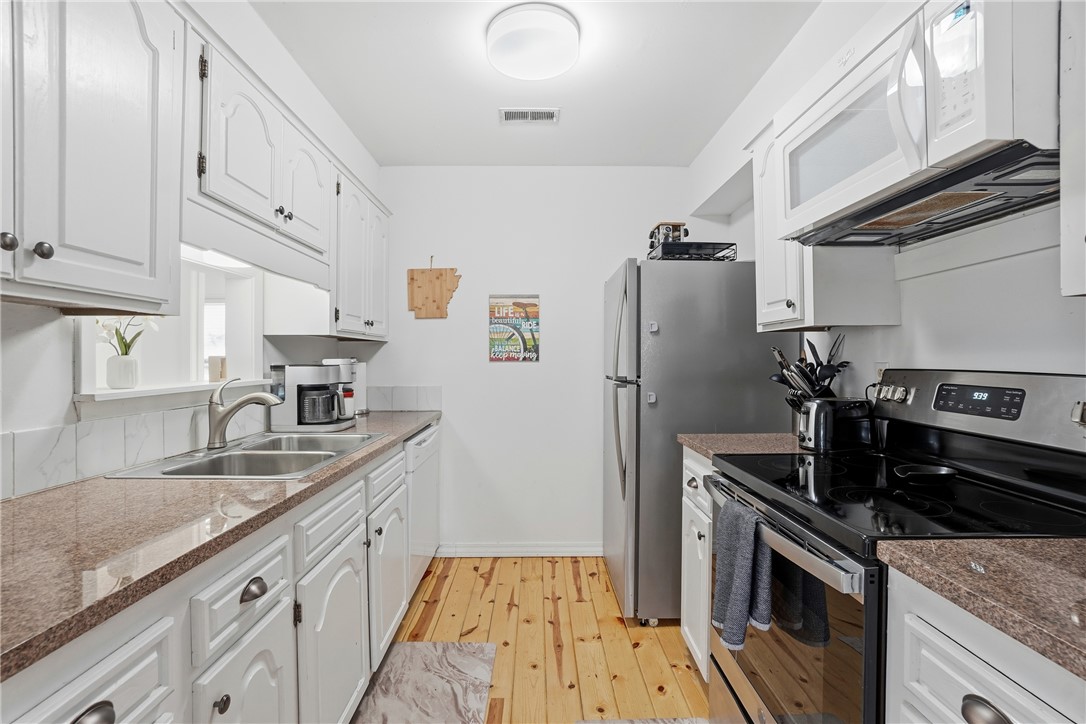 Drake Courts - Residential Lease
