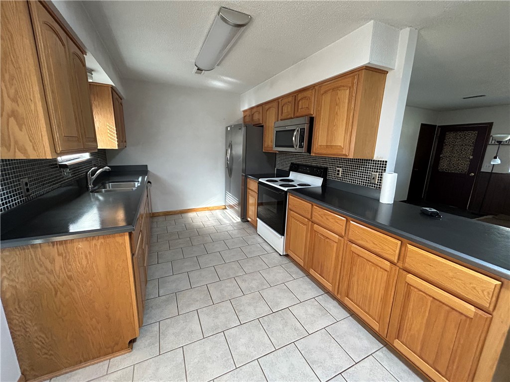 Carast Acres Add Gentry - Residential Lease