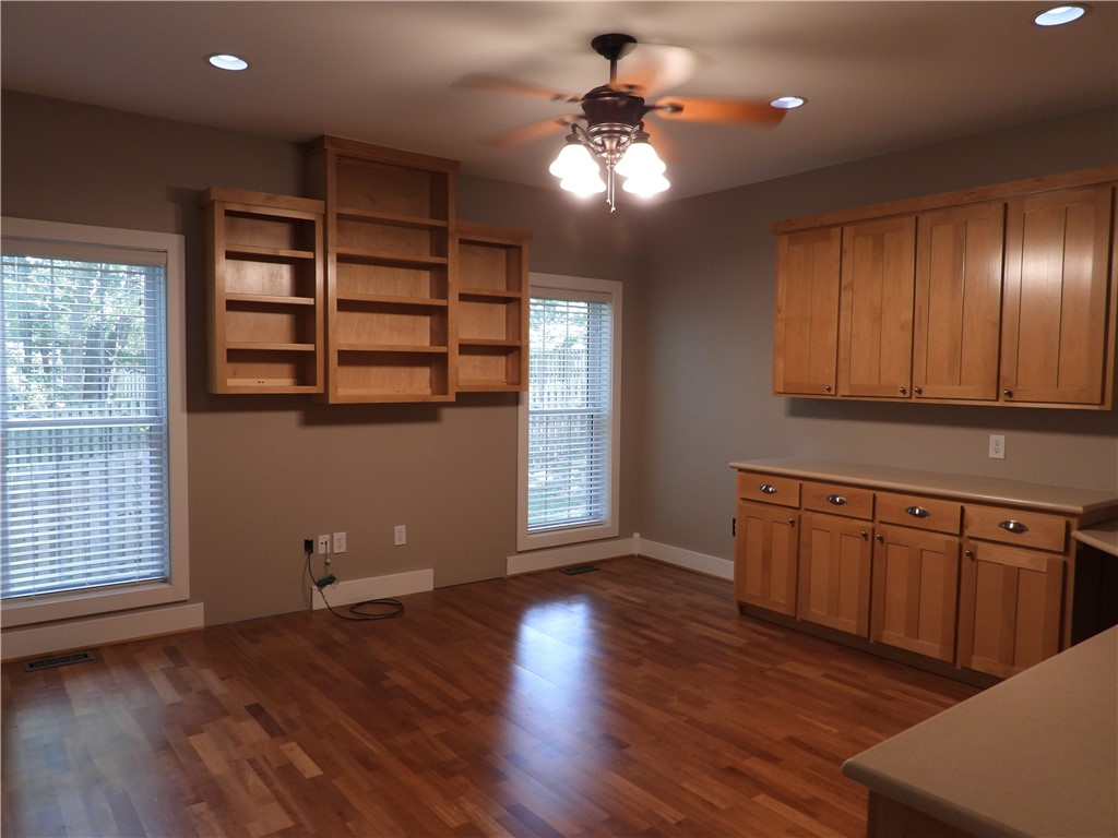 Oakwood Estates Rep Pt Village Estate - Residential