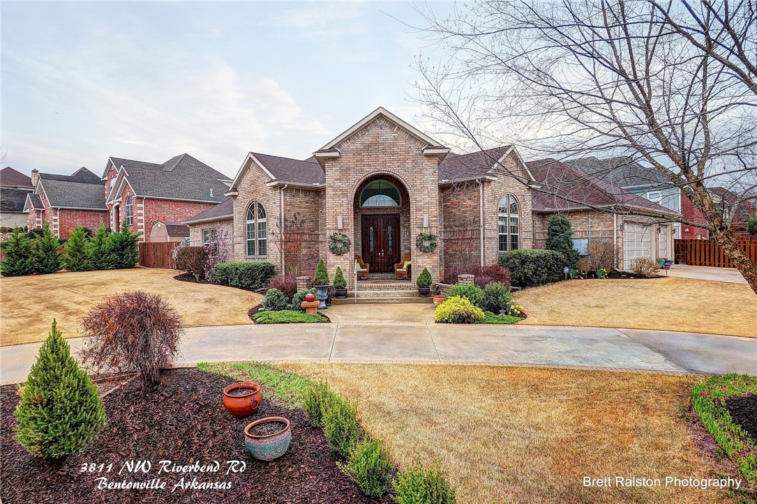What's not to love about this custom one level home?  Entry has 14 ft ceilings and alcoves. Fabulous Kitchen w/ double granite, Bosch DW. SS appliances. Hearth room and breakfast nook. Formal DR and Living RM. Freshly painted with designer colors. New flooring in LR. Beautiful master suite with stacked stone FP.  New roof 2016, new water heater  and heat pump in 2017. Studio is not included in sq/ft Extensive landscaping.  Beautiful water feature. Corner lot. Great location.