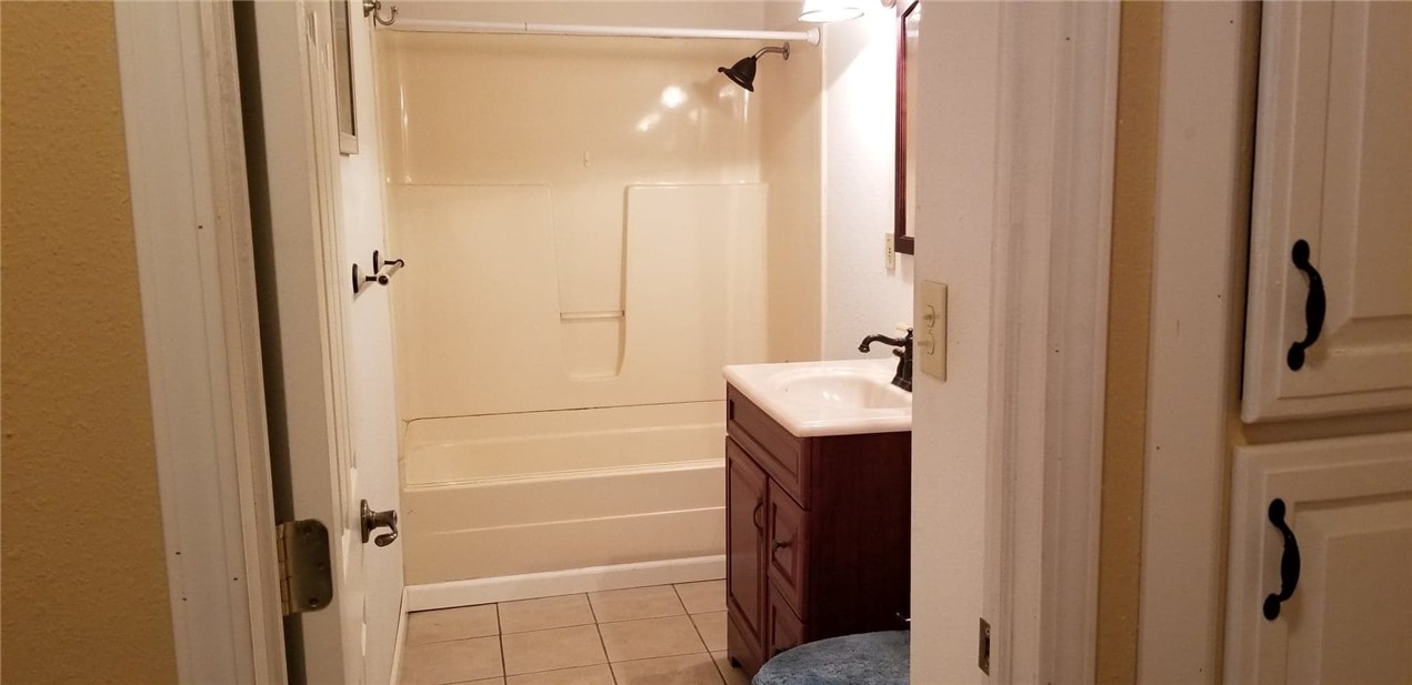 West Brush Creek Add Little Flock - Residential Lease