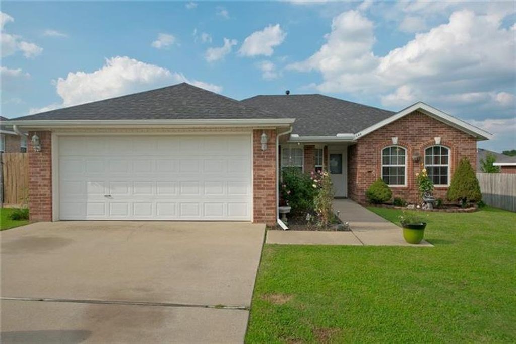 Centerpoint Sub - Residential Lease