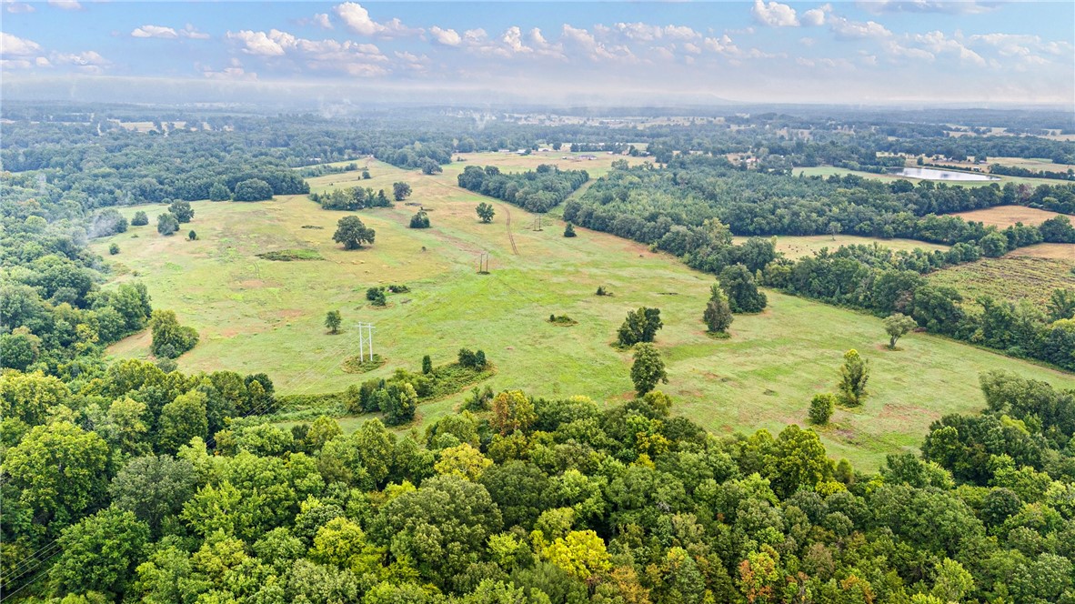 Pastureland for Sale — 107 Acres
Discover this beautiful 107-acre property featuring open pastureland, 2 ponds, and convenient highway frontage — perfect for a ranch, farm, or future home site.
With no restrictions, you have the freedom to make it your own. The land is located approximately 5 miles from the hospital, restaurants, and grocery stores for ultimate ease and nearby amenities.
Also, just minutes away is the Chamberlyne Country Club and Golf Course, offering golf, dining, and recreation right at your doorstep.
Don’t miss this opportunity to own a piece of the countryside with all the conveniences of town nearby.