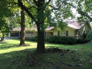 Beautiful home close to downtown Harrison. This elegant home features: large rooms, hardwood floors, and a flag stone foyer. Great for entertaining or warm family gatherings. Don't miss this one!