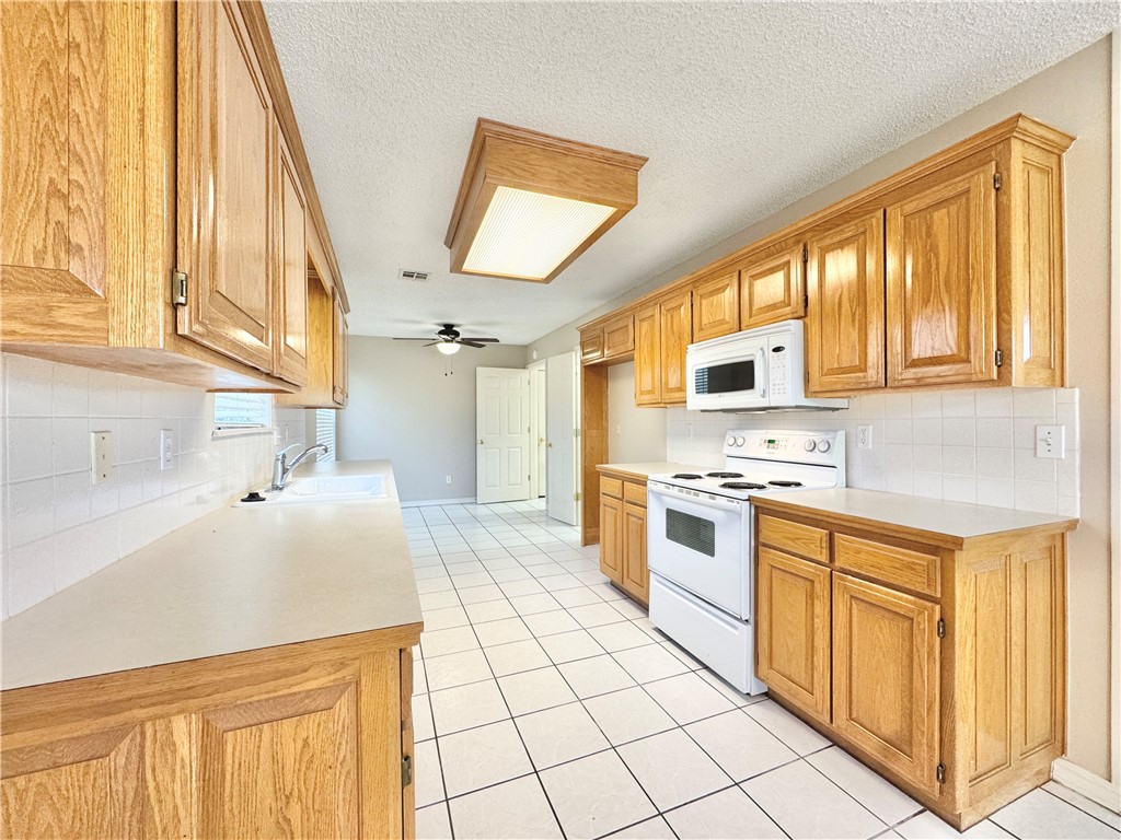 Kensington Add Ph III - Residential Lease