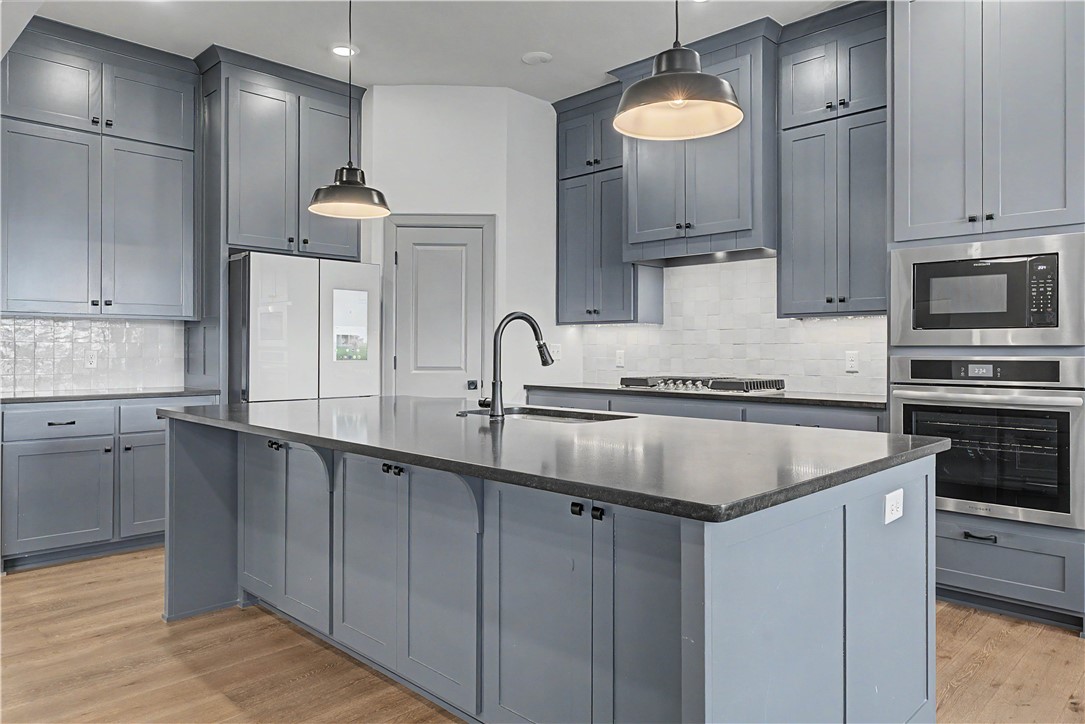 ANNIKA ESTATES PH II-CENTERTON - Residential Lease