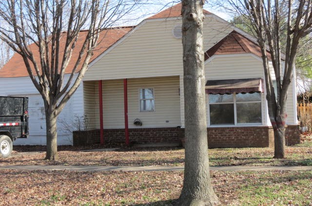 Three bedrooms, 1 bath close to elementary school and approximately 5 miles to U of A. Large privacy fenced yard with outbuilding. Fixer upper will not FHA or VA.