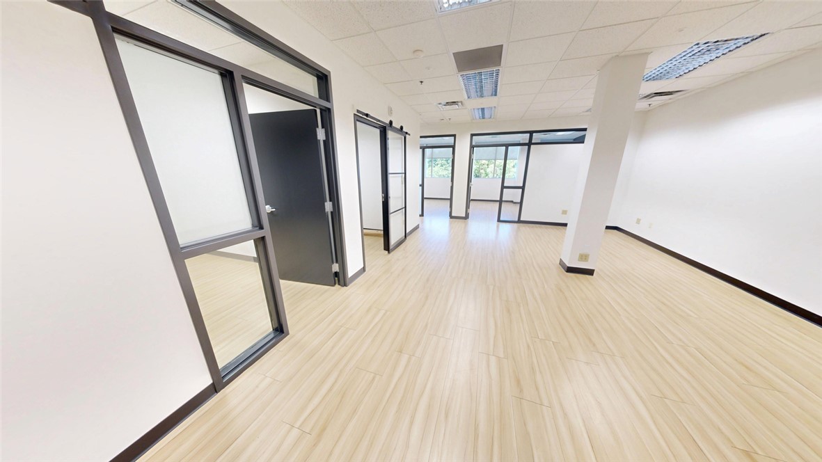 Pinnacle Pointe Ph 2 Rogers - Commercial Lease
