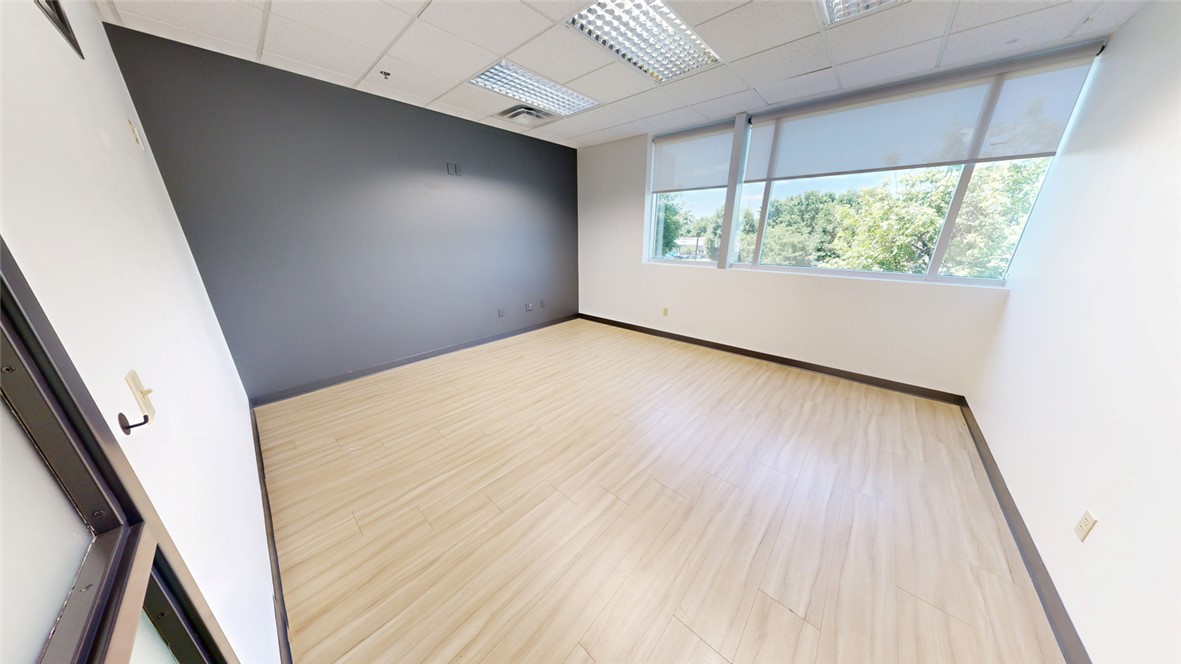 Pinnacle Pointe Ph 2 Rogers - Commercial Lease