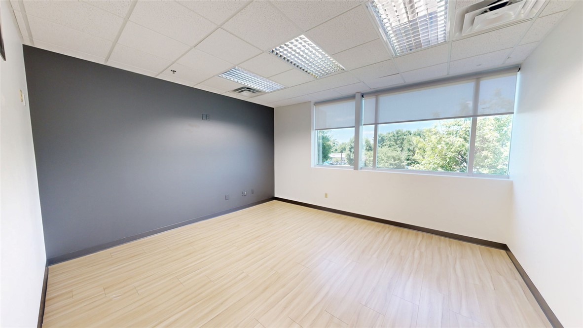 Pinnacle Pointe Ph 2 Rogers - Commercial Lease