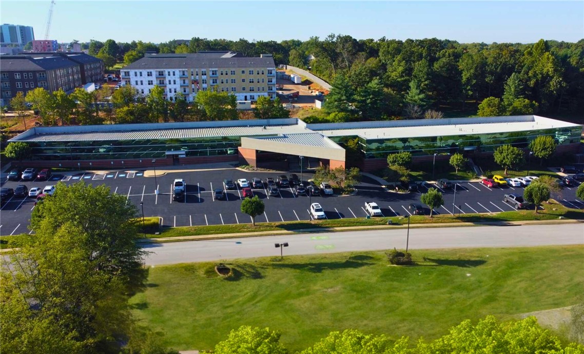 Located in the heart of Rogers' premier Pinnacle Hills business district, 5506 W. Walsh Lane, Suite 202 offers 1,465 SF of professional office space in a well-maintained, recently renovated building. Property upgrades include modernized lobbies, restrooms, and hallways, creating a clean, contemporary work environment for tenants and visitors. Just 0.5 miles from I-49 and immediately off Pinnacle Hills Parkway, the property provides exceptional accessibility while placing employees within walking distance of Topgolf, the Walmart AMP, restaurants, shopping, hotels, and some of Northwest Arkansas' newest developments, making it an ideal location for businesses seeking a highly visible and amenity-rich office setting.