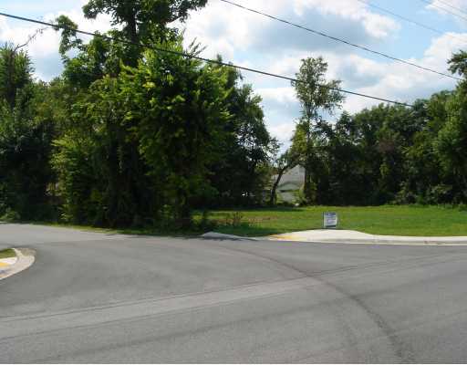 EXCELLENT DEVELOPMENT/BUILDING LOT ON MAIN STREET IN FARMINGTON 0.48 ACRE. CALL AGENT FOR MORE INFORMATION.