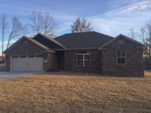 PICTURE PERFECT 3 bedroom, 2 bath home featuring kitchen with granite countertops,eat-in bar, and walk-in pantry.  Master suite has two walk-in closets, separate shower and Jacuzzi tub. Don't miss your chance to see this one!