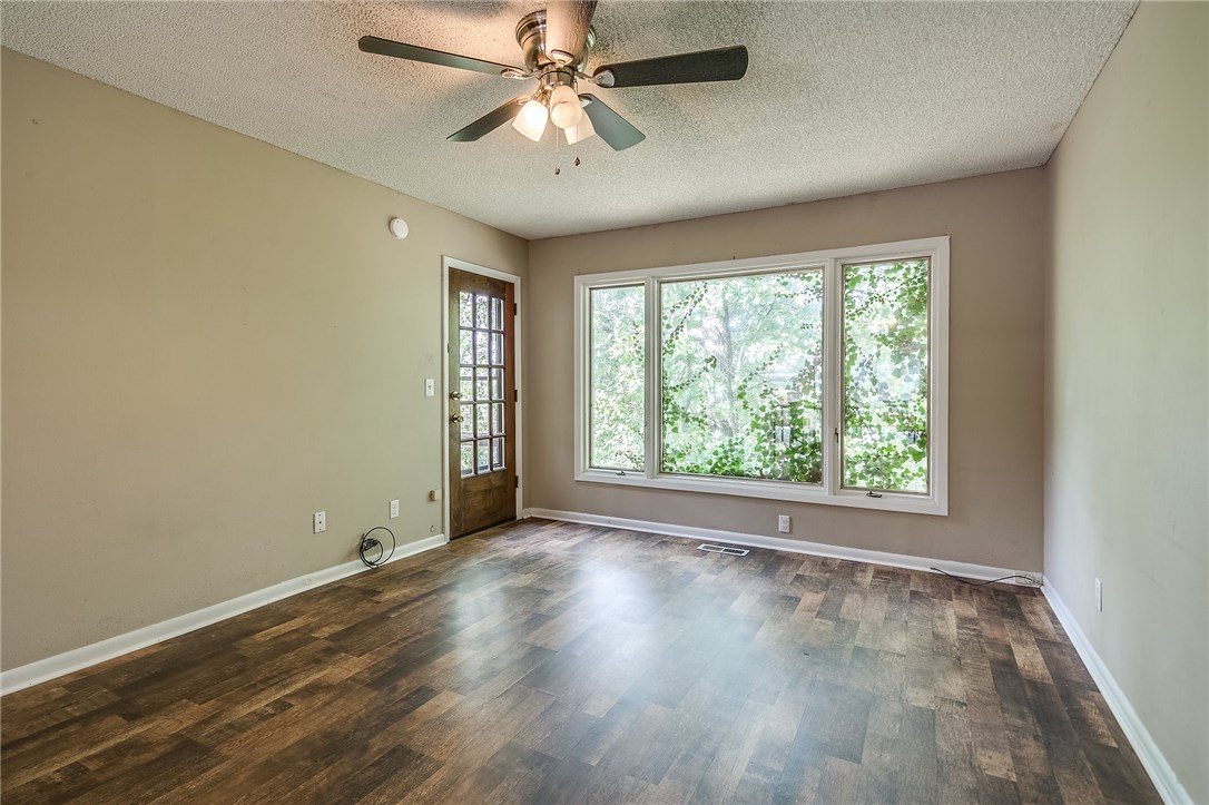 Drake Courts - Residential
