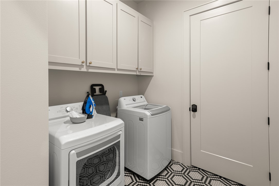 RAILROAD ADD-BENTONVILLE - Residential