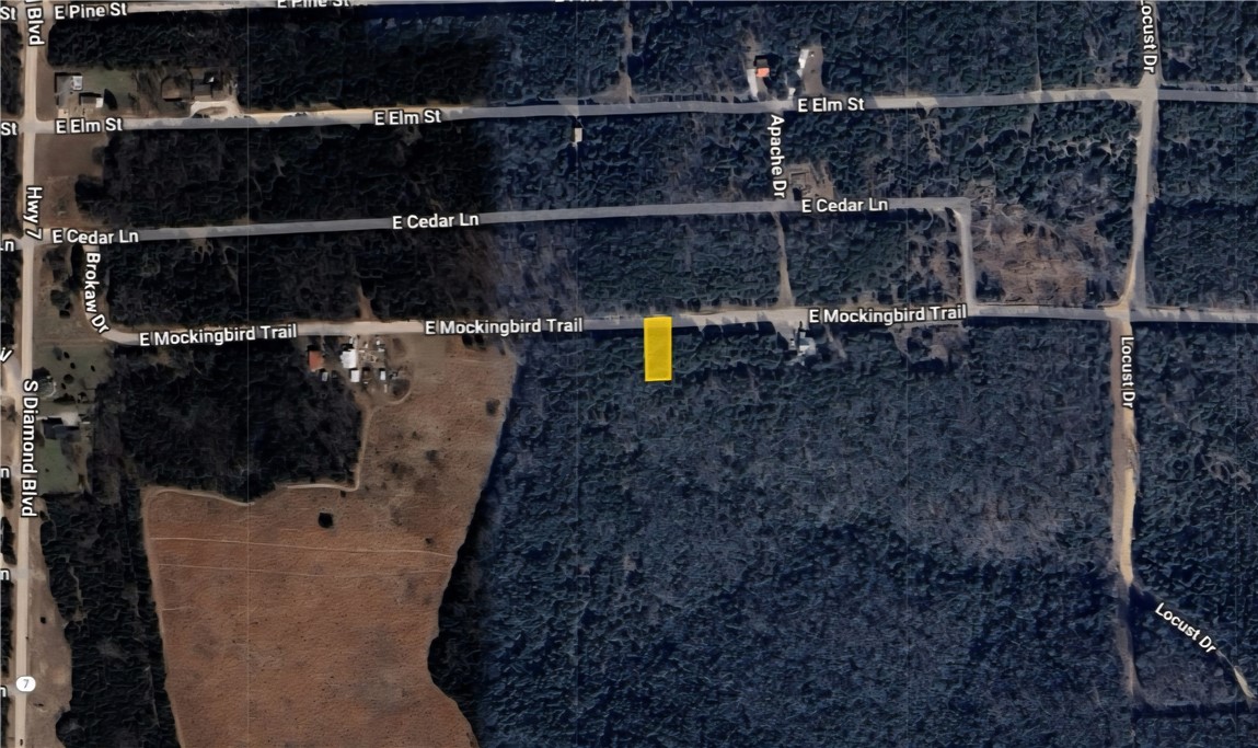 Ready for the lake life? Build your new home on this .17 (+/-) acre lot that is by Bull Shoals Lake. It is level, cleared with a few trees and minutes from local amenities. Mobile, manufactured, tiny and RV's are NOT allowed. Owner financing available. Property conveys a Limited Warranty Deed only. Call or text for more information.