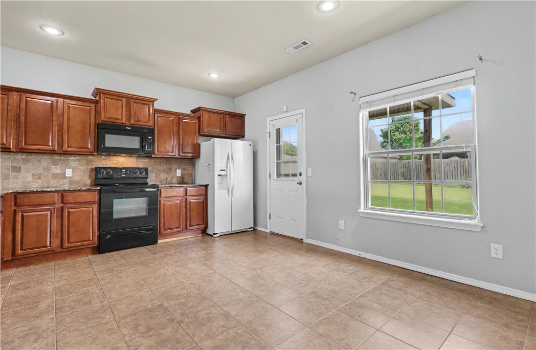 LAKEWOOD CROSSING SUB PH 1-ROGERS - Residential