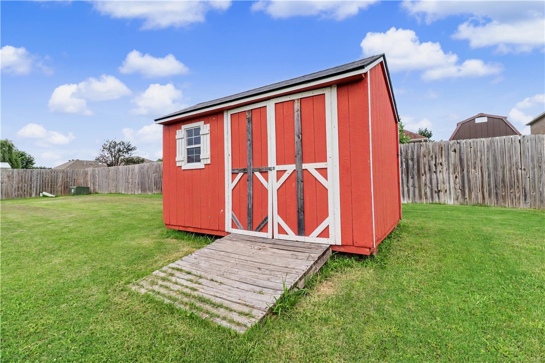 LAKEWOOD CROSSING SUB PH 1-ROGERS - Residential