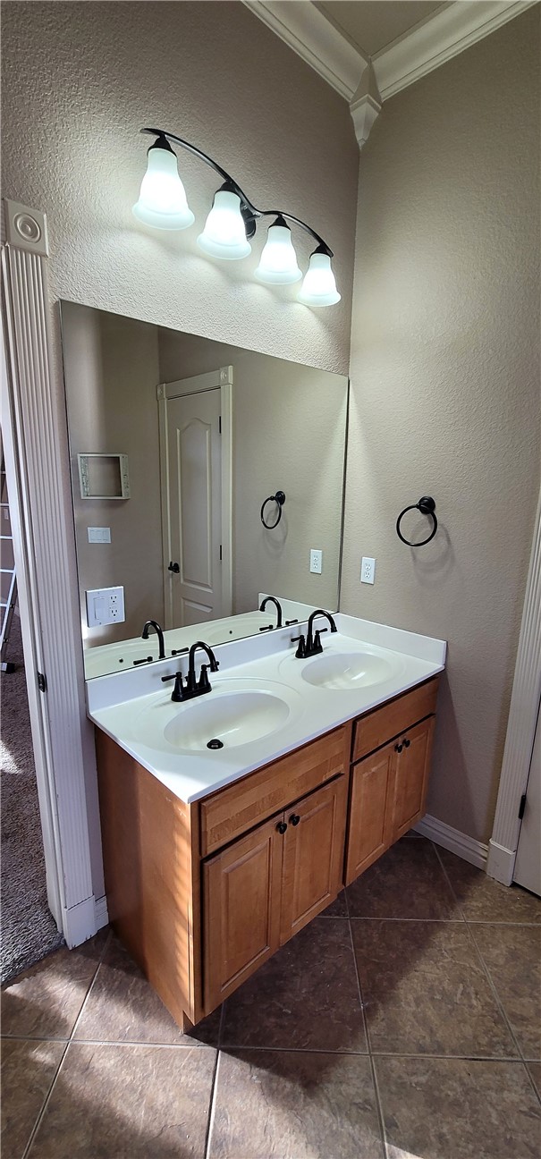 Hearthstone Sub Ph Ii Rogers - Residential Lease