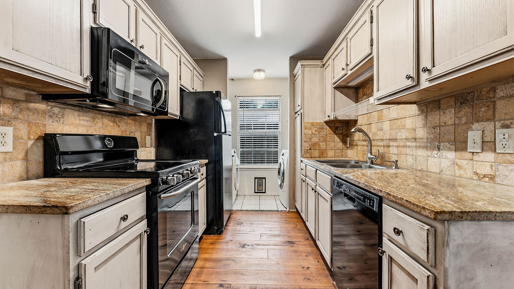 Pine Crest Add Ph I - Residential