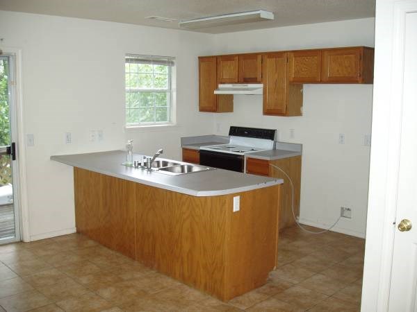Applegate Sub Bentonville - Residential Lease