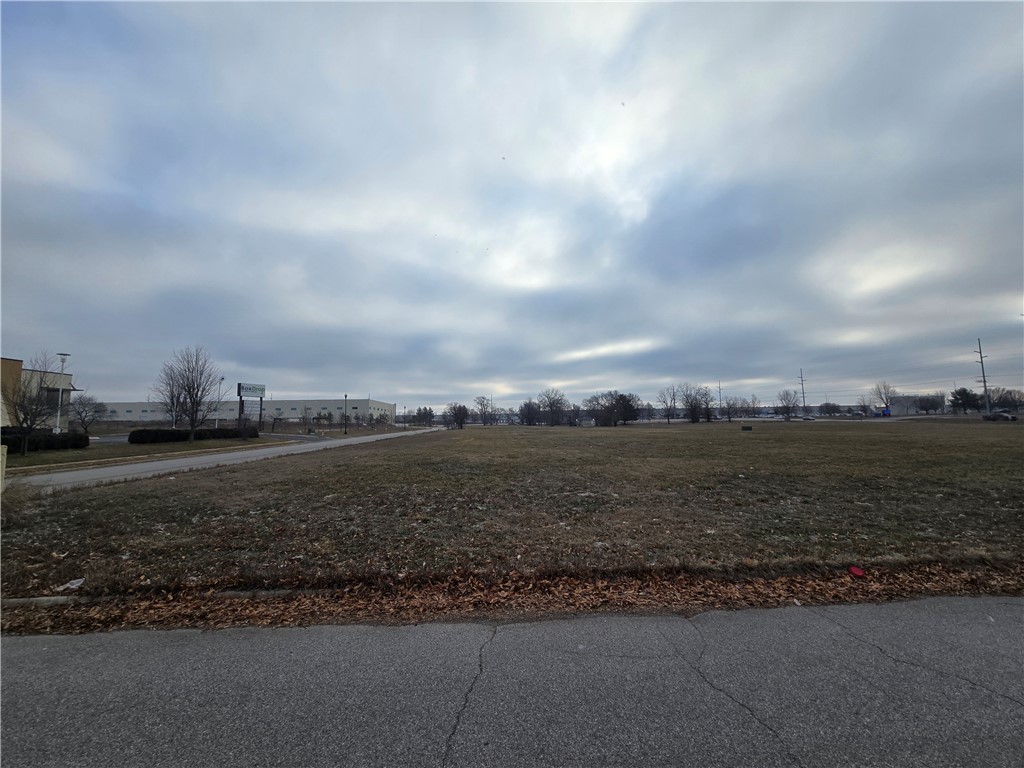 Straube Bus Park Bentonville - Land