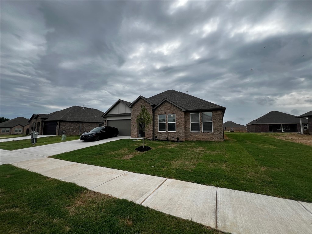 Charming Coleman Plan in Sedona Rose in Pea Ridge! A beautiful community just minutes from downtown Bentonville. Sedona Rose is in close proximity to Crystal Bridges Museum, mountain bike trails, restaurants, and much more. These brand-new homes will have a beautiful kitchen with 42-inch upper cabinets, quartz countertops, tiled backsplash, & stainless-steel appliances! LVP throughout! Living room will showcase a beautiful and modern Electric Fireplace with heater. 2-inch faux wood blinds! LED lighting throughout! Garage door opener! Bedroom one bathroom will also have quartz counters, dual sinks and a ceramic-tiled oversized walk-in shower. Gas heating with Tankless Hot Water heater! Landscape package. High efficiency Air Conditioning System with programmable Wi-Fi thermostat. Brick and Siding exterior. Tax TBD.
MLS Remarks: Call our Sales Representatives at 479-341-4668 and ask us about our current incentives. Ask us for details about this beautiful new D.R. Horton home in the community of Sedona Rose.