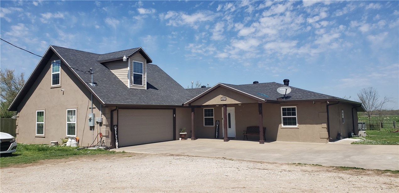 4 Bedrooms 3 Full Baths, Bonus Room, large 2 car garage, LED lights, tile floors, on a 0.46 an acre.