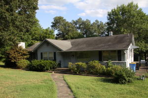 Spacious Home - 5 bedroom, 4 1/2 bath - Family room with wood burning fireplace, dining area, kitchen with breakfast nook. Covered Deck with private back yard.