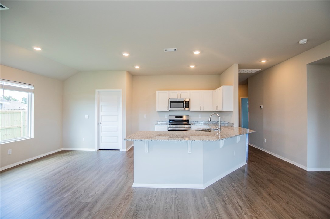 WALNUT HILL SUB PH IV-PEA RIDGE - Residential Lease