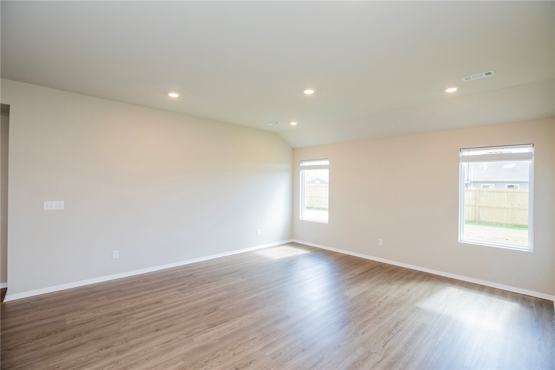 WALNUT HILL SUB PH IV-PEA RIDGE - Residential Lease