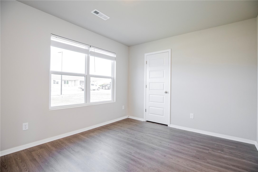 WALNUT HILL SUB PH IV-PEA RIDGE - Residential Lease